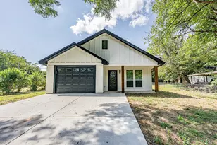 3712 Oak Meadow St, Granbury, TX 76048 - Photo 4