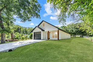 3712 Oak Meadow St, Granbury, TX 76048 - Photo 2