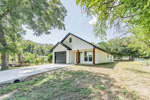 3712 Oak Meadow St, Granbury, TX 76048 - Photo 2