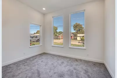 2209 W E Roberts Street, Grand Prairie, TX 75051 - Photo 22