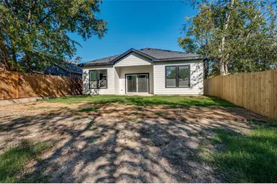 2209 W E Roberts Street, Grand Prairie, TX 75051 - Photo 26