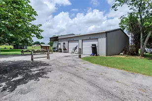 102 N Mesquite St, Paradise, TX 76073 - Photo 4