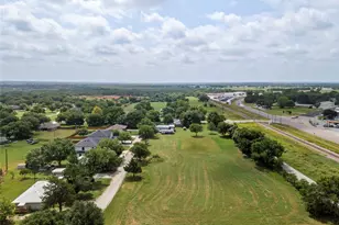 102 N Mesquite St, Paradise, TX 76073 - Photo 36