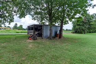 102 N Mesquite St, Paradise, TX 76073 - Photo 14