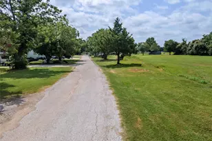 102 N Mesquite St, Paradise, TX 76073 - Photo 20