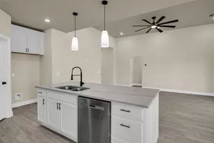 518 Dolphin Terrace, Runaway Bay, TX 76426 - Photo 16