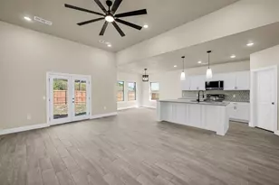 518 Dolphin Terrace, Runaway Bay, TX 76426 - Photo 8