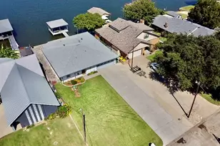 610 Panama Ct, Granbury, TX 76048 - Photo 4