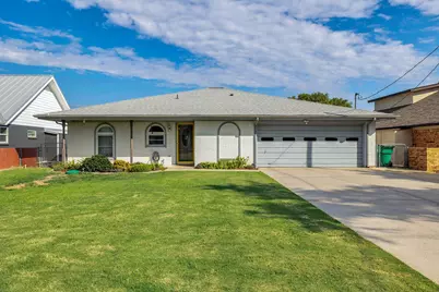 610 Panama Court, Granbury, TX 76048 - Photo 2