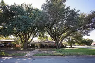 1400 Oak Hills Dr, Graham, TX 76450 - Photo 2