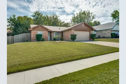 1404 Legget Street, Arlington, TX 76018 - Photo 2