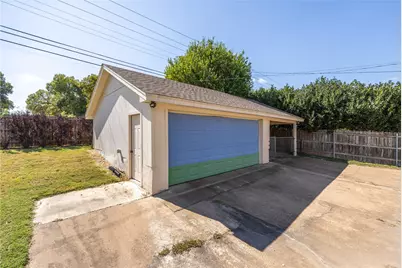 640 Ivy Ann Drive, Woodway, TX 76712 - Photo 36