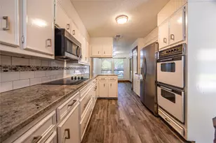 640 Ivy Ann Dr, Woodway, TX 76712 - Photo 10