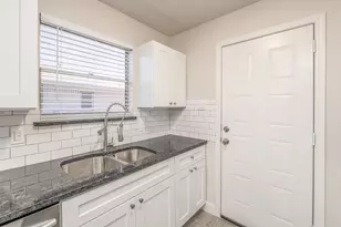 6400 Melinda Dr, Forest Hill, TX 76119 - Photo 10