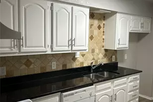 10524 Shadywood Dr, Fort Worth, TX 76140 - Photo 4