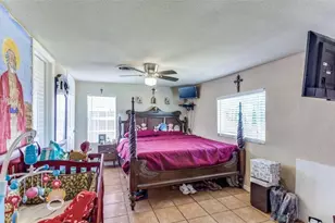 5720 Wilkes Dr, Fort Worth, TX 76119 - Photo 12