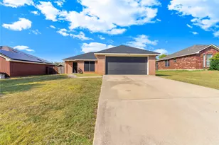 302 Cherokee Trail, Alvarado, TX 76009 - Photo 2