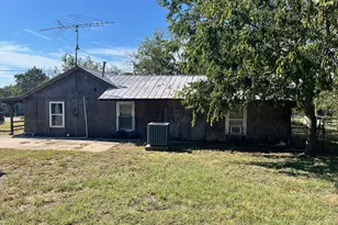 815 W Standifer St, Hamilton, TX 76531 - Photo 4