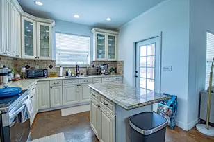 328 Meadow Ln, Red Oak, TX 75154 - Photo 8