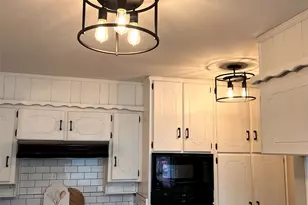 840 S Ridgeway Dr, Cleburne, TX 76033 - Photo 8