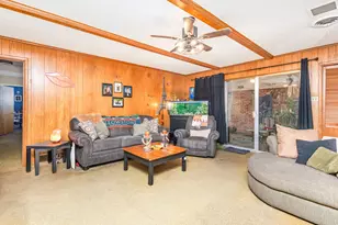 2015 Woods Dr, Arlington, TX 76010 - Photo 10