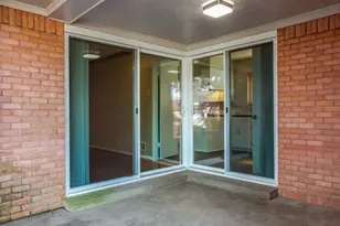 6327 Town Hill Ln, Dallas, TX 75214 - Photo 22