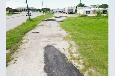 1008 S Virginia Avenue, Terrell, TX 75160 - Photo 2