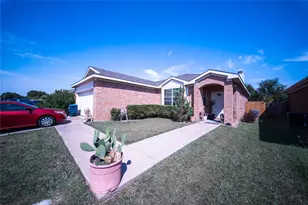 945 Buffalo Springs Dr, Fort Worth, TX 76140 - Photo 1