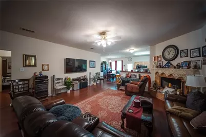 945 Buffalo Springs Drive, Fort Worth, TX 76140 - Photo 22