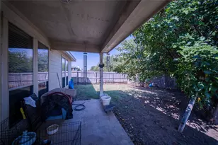 945 Buffalo Springs Dr, Fort Worth, TX 76140 - Photo 6