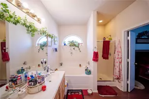 945 Buffalo Springs Dr, Fort Worth, TX 76140 - Photo 14