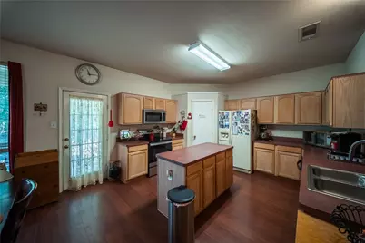 945 Buffalo Springs Drive, Fort Worth, TX 76140 - Photo 20