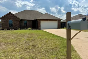 417 Lens St, Eastland, TX 76448 - Photo 2