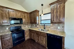 417 Lens St, Eastland, TX 76448 - Photo 10