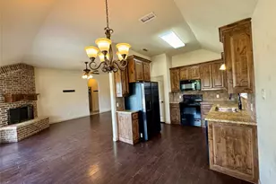 417 Lens St, Eastland, TX 76448 - Photo 8