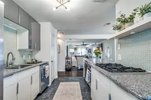 702 Reverchon Dr, Dallas, TX 75211 - Photo 8