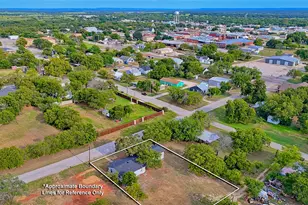 607 Baylor St, Nocona, TX 76255 - Photo 22