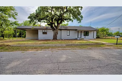 607 Baylor Street, Nocona, TX 76255 - Photo 4