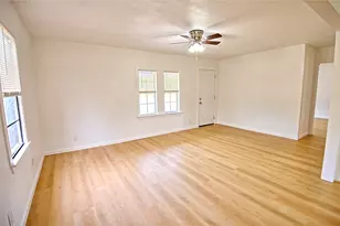 607 Baylor St, Nocona, TX 76255 - Photo 16