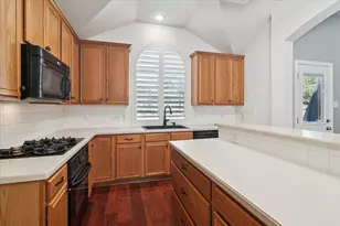 421 Shumate Dr, McKinney, TX 75071 - Photo 8