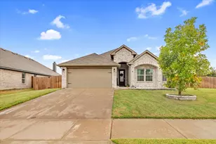 1200 Queens Brook Ln, Fort Worth, TX 76140 - Photo 2