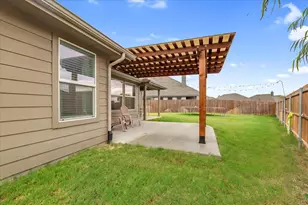 1200 Queens Brook Ln, Fort Worth, TX 76140 - Photo 26