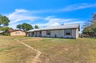 110 Twin Cir, Wortham, TX 76693 - Photo 20