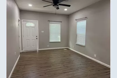 211 N Bermuda Street, Lacy Lakeview, TX 76705 - Photo 6