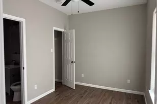 211 N Bermuda St, Lacy Lakeview, TX 76705 - Photo 12