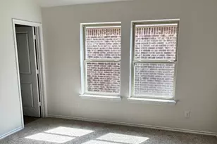 1004 Barton Dr, Ennis, TX 75119 - Photo 8