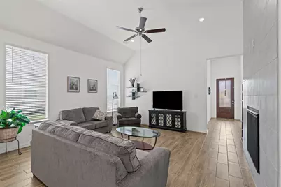 4747 Kings Garden Parkway, Arlington, TX 76005 - Photo 8