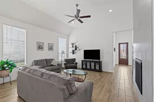 4747 Kings Garden Pkwy, Arlington, TX 76005 - Photo 8