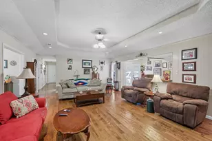 1109 Capetown Dr, Grand Prairie, TX 75050 - Photo 10