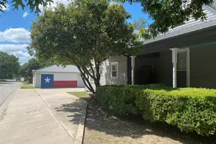 818 E Elm St, Hillsboro, TX 76645 - Photo 6